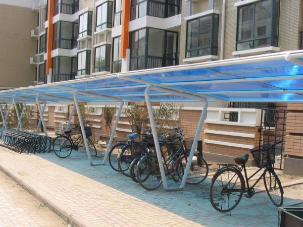 陽光板車棚